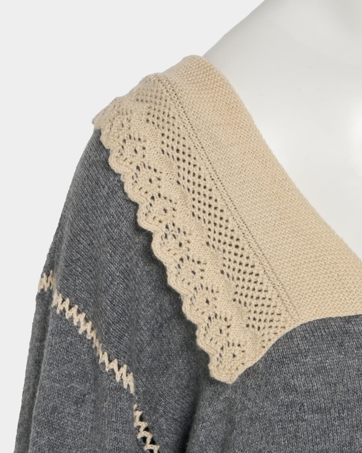 Lace collar knit pulover Gray【Delivery in January 2027】