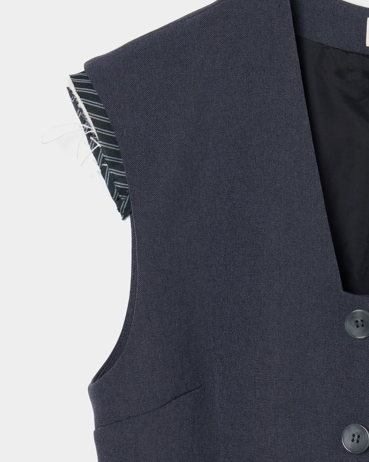 Exposed shoulder pad vest Gray【Delivery in January 2027】