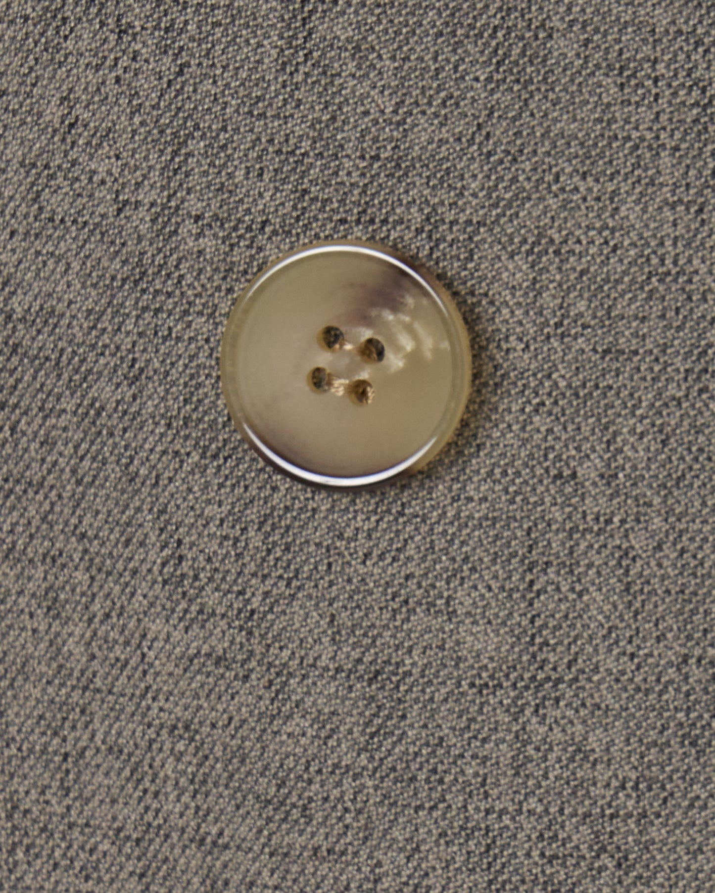 Exposed shoulder pad vest Greige【Delivery in January 2027】