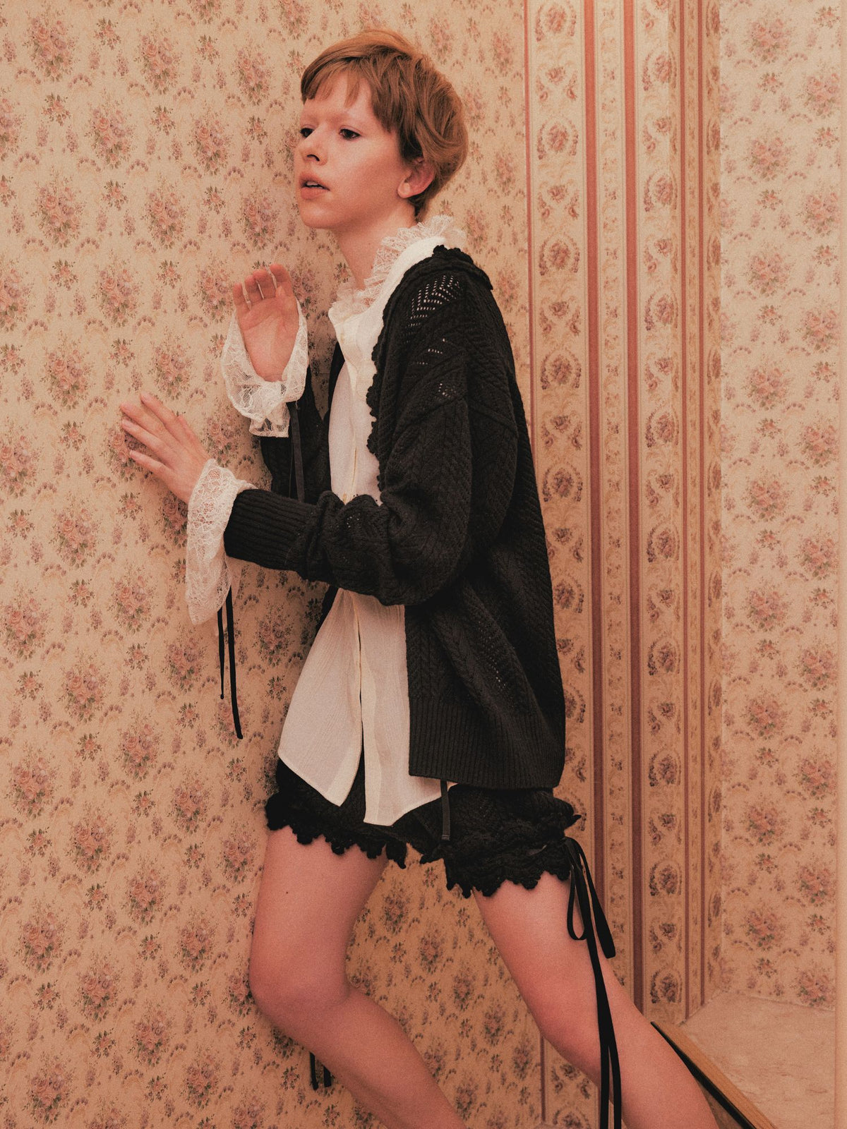 lace cuffs tack blouse Ivory【Stock】