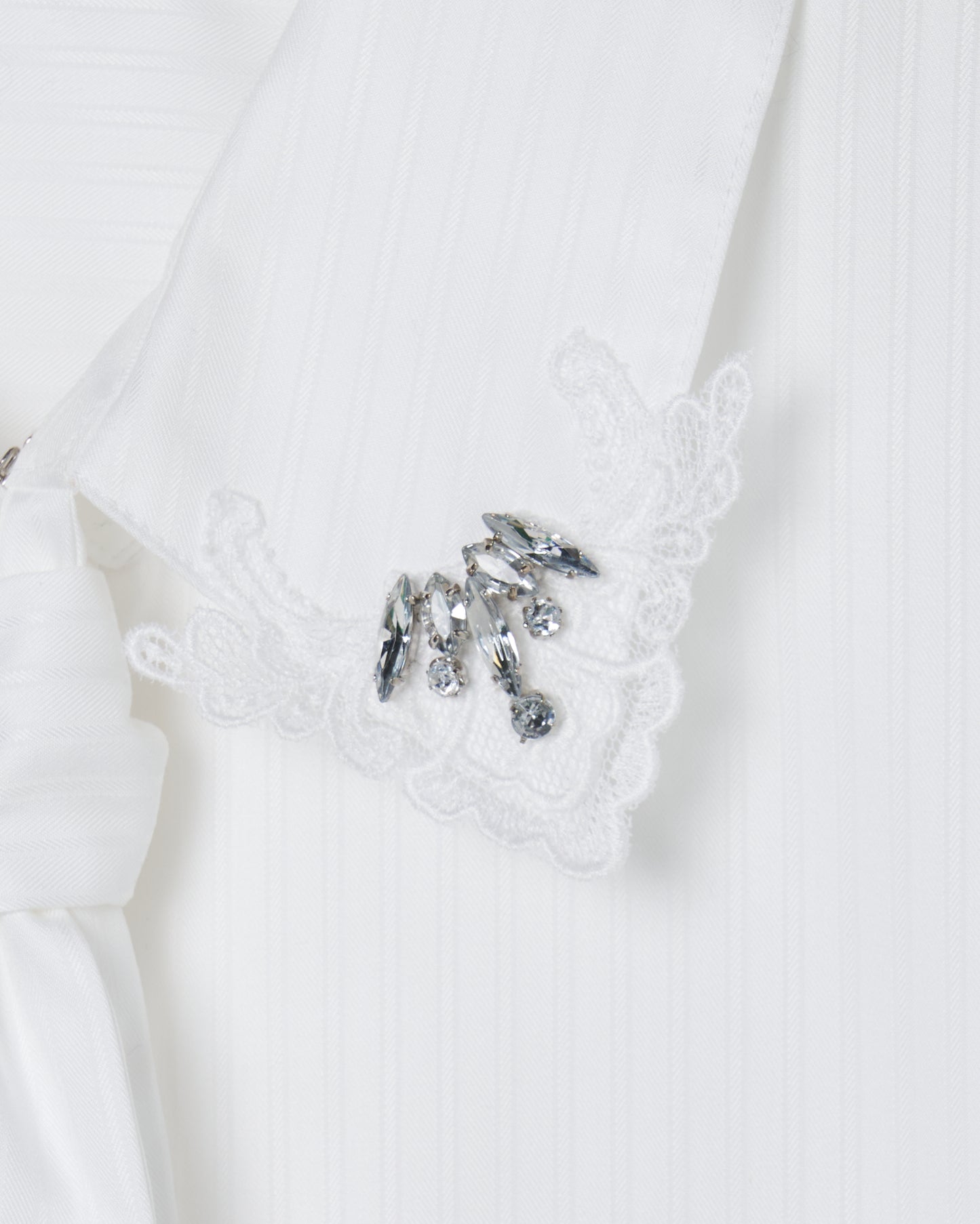 Lace bijou bow tie shirt White【Delivery in February 2027】