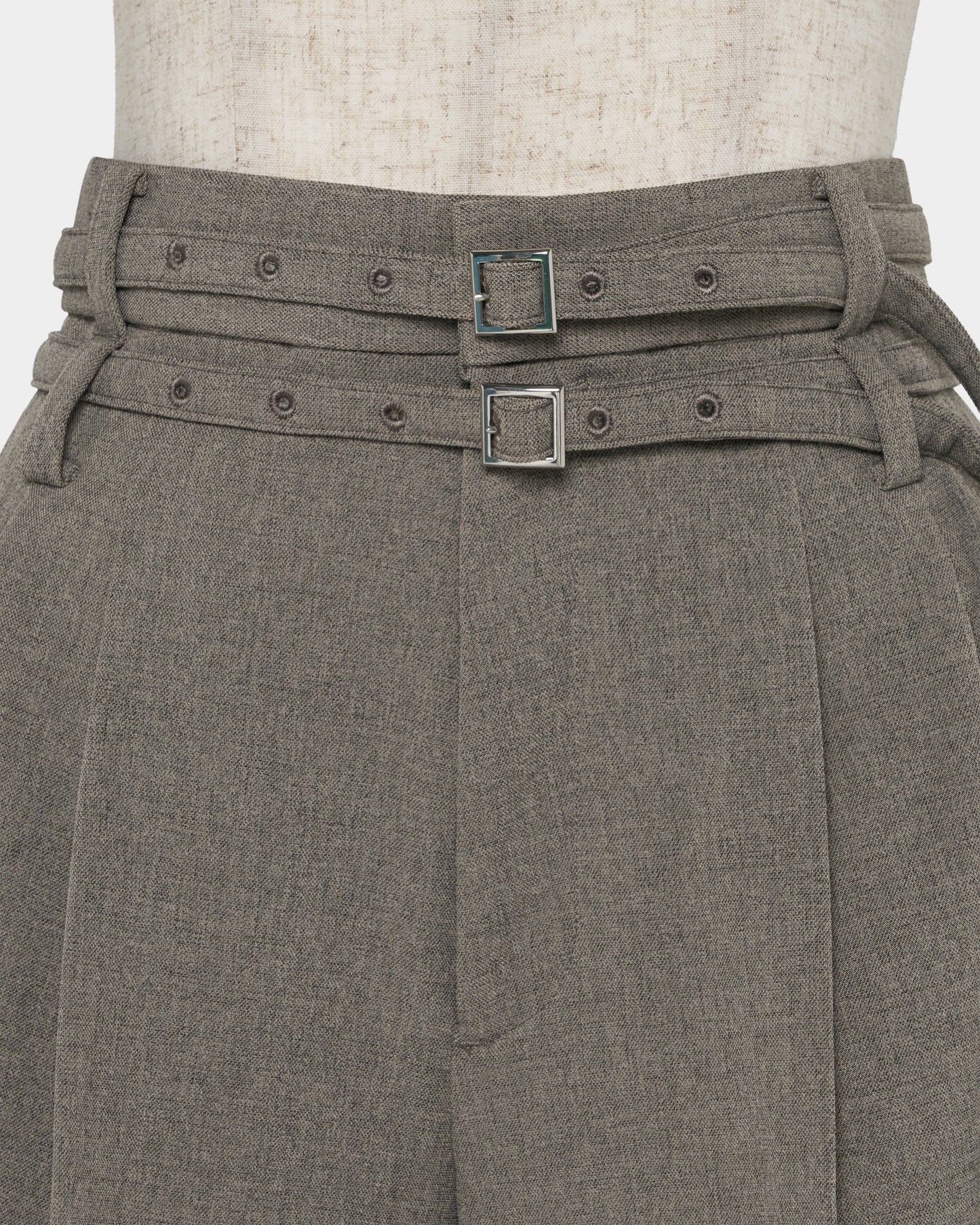 Exposed lining double belt trousers Greige【Delivery in January 2027】