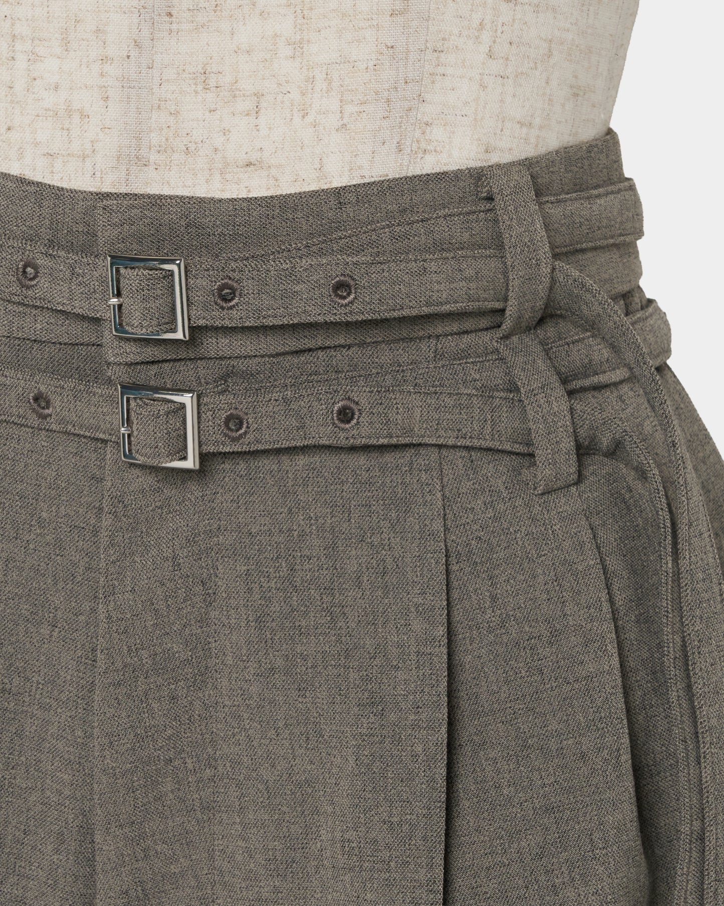 Exposed lining double belt trousers Greige【Delivery in January 2027】