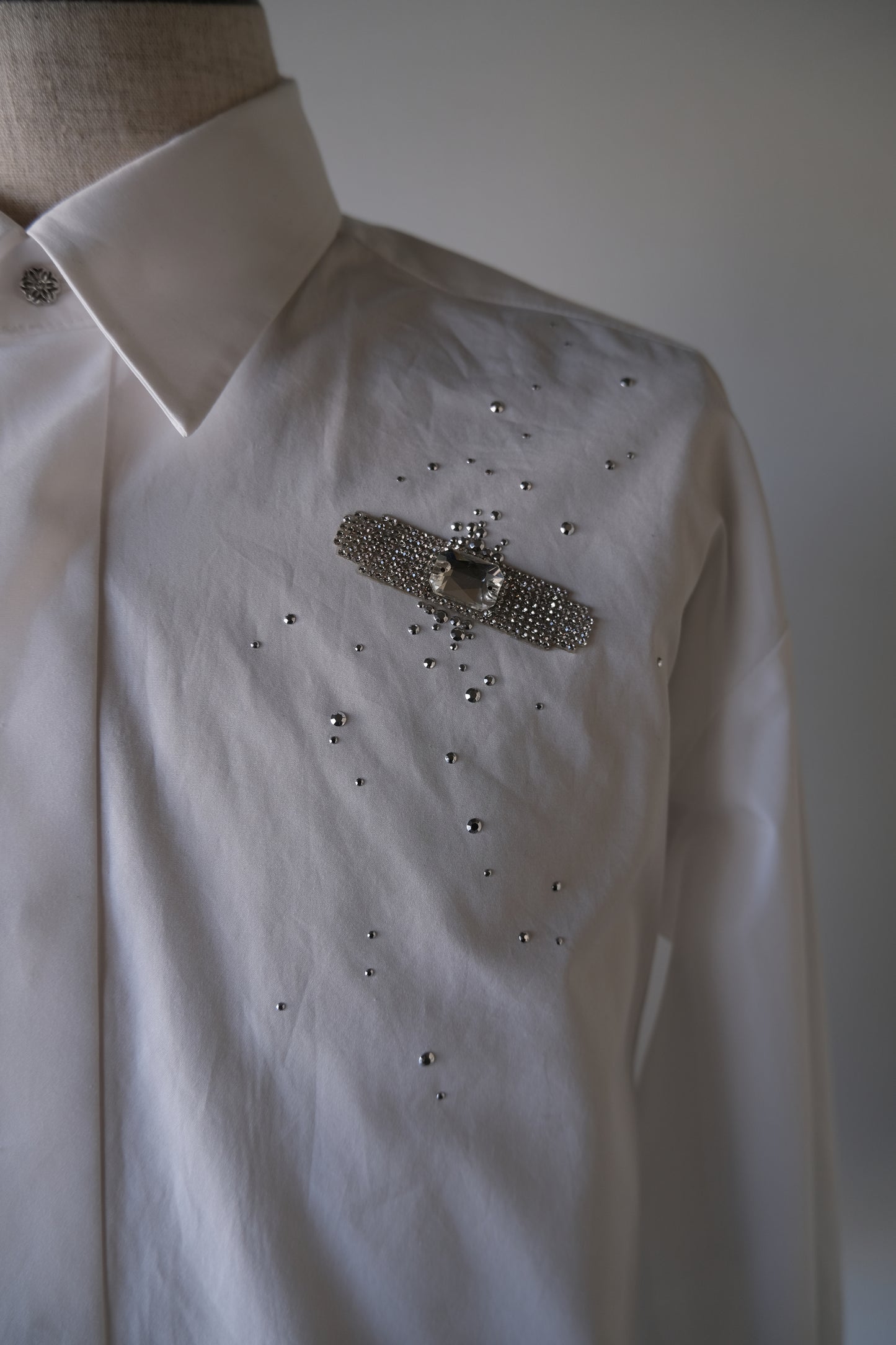 Bijou Aid shirt【Delivery in February 2025】