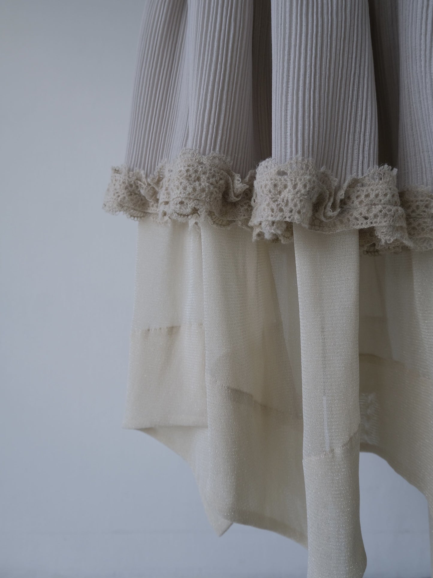 shade hem frilled lame tulle skirt Ice gray【Delivery in January 2024】