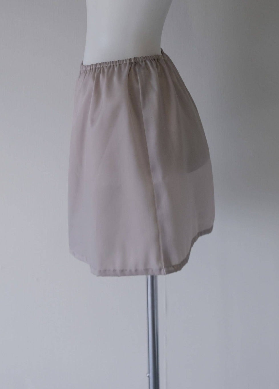 shade hem frilled lame tulle skirt Ice gray【Delivery in January 2024】