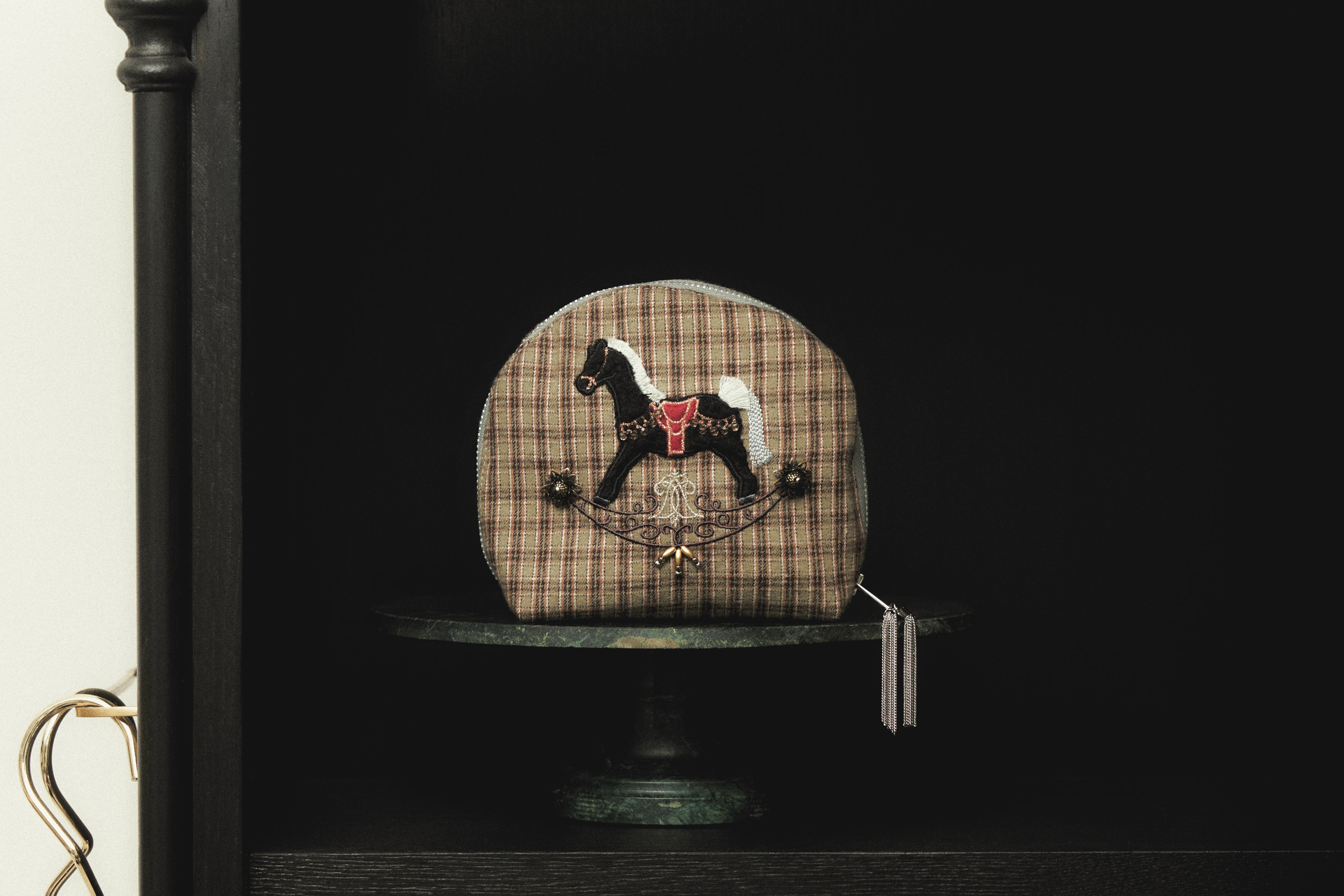 TANAKA DAISUKE Black Cherry Embroidery MASK – tanakadaisuke