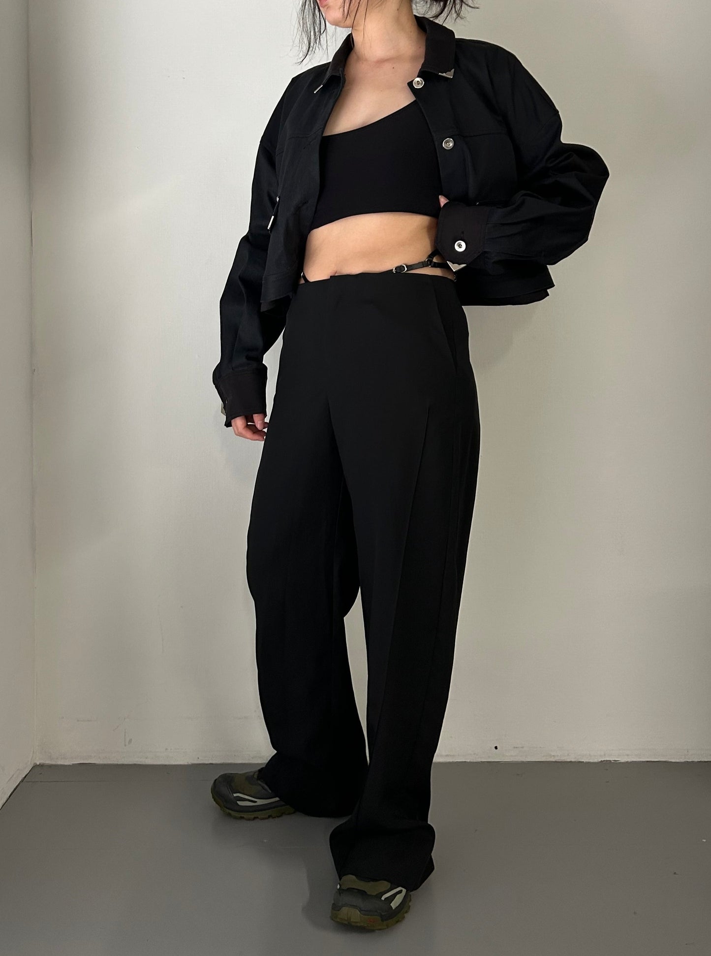 low rise leather belted pants Black【Delivery in September 2024】
