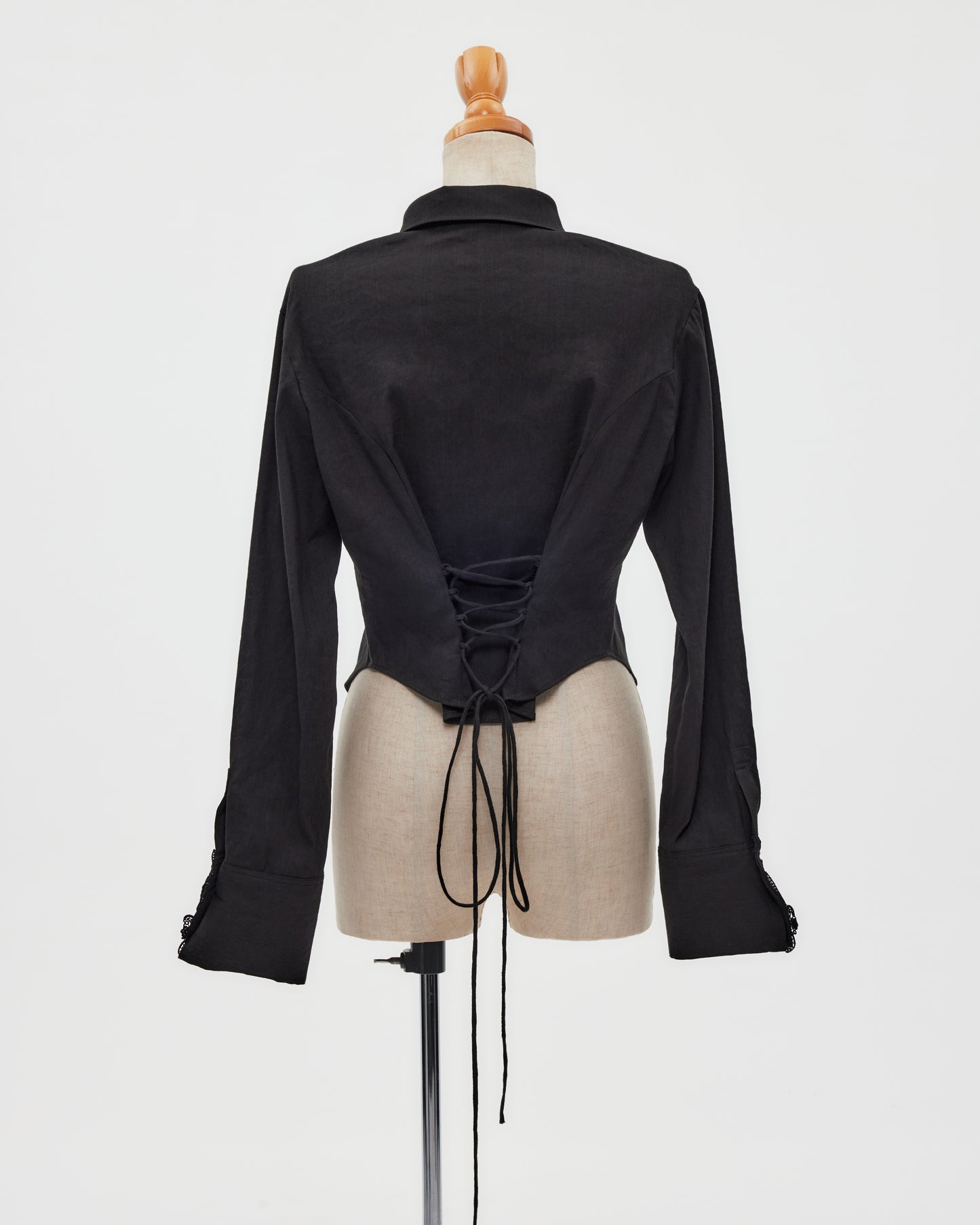 shell button cropped blouse Black【Delivery in June 2026】