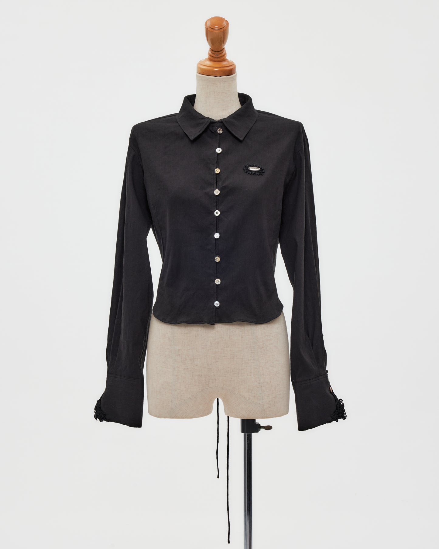 shell button cropped blouse Black【Delivery in June 2026】