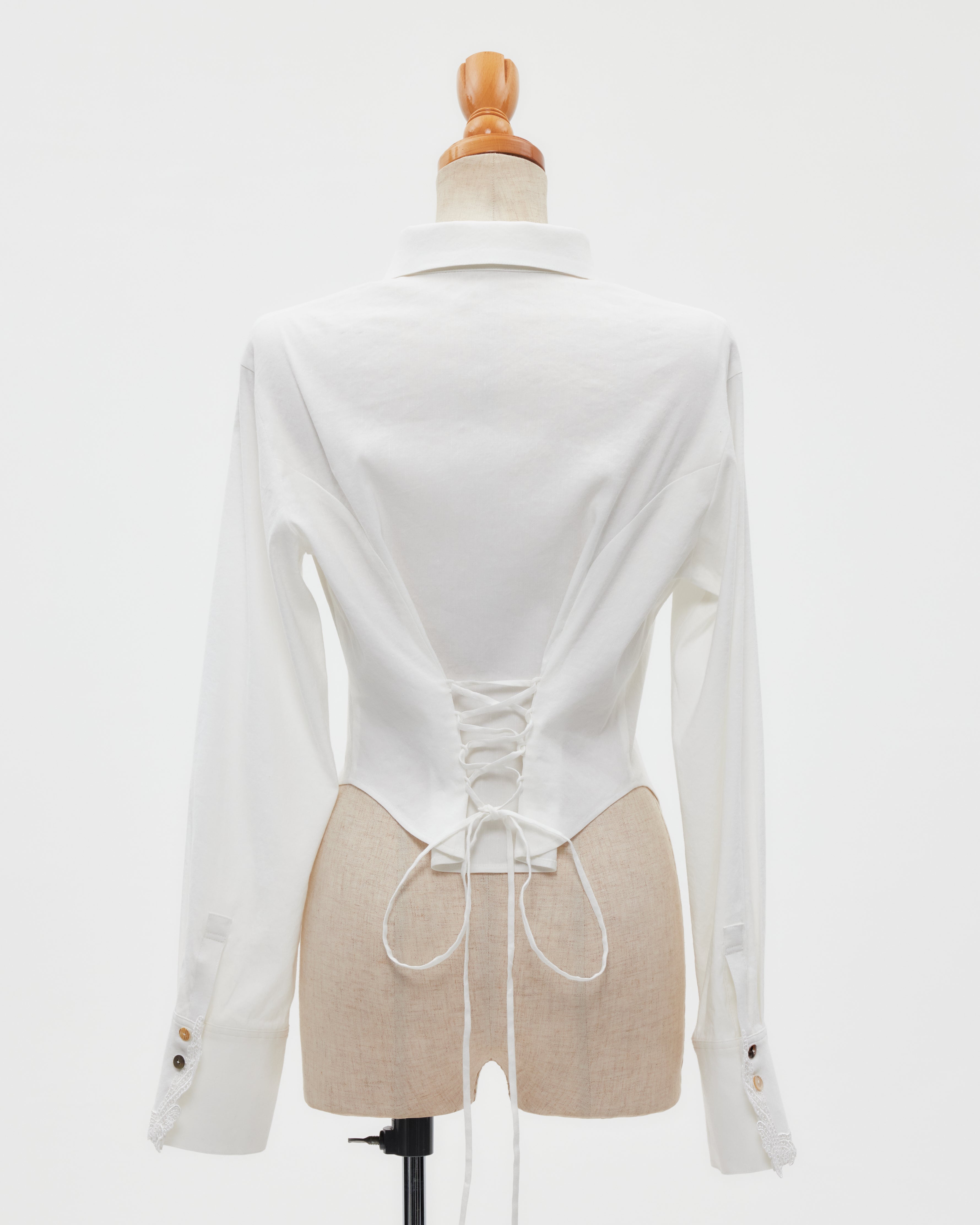 shell button cropped blouse White【Delivery in June 2026