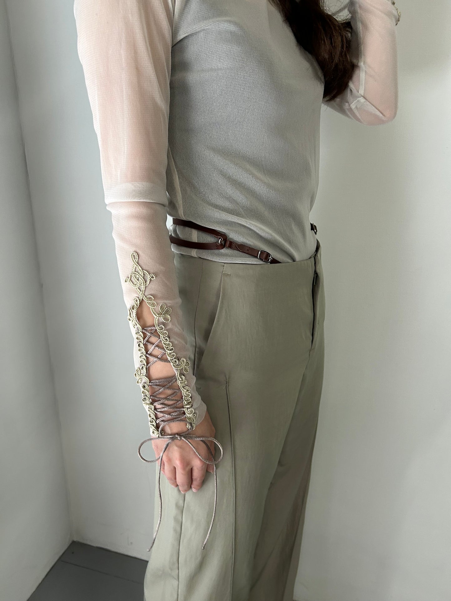 low rise leather belted pants Sand beige【Delivery in September 2024】