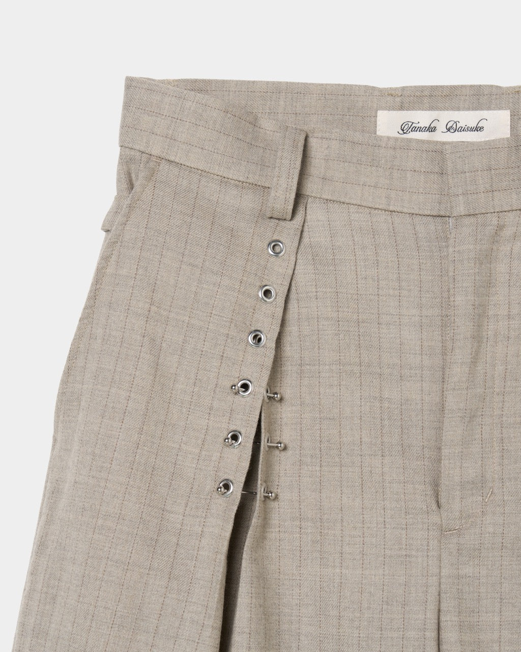 piercing stripe cross tack half pants Greige【Delivery in July 2026】
