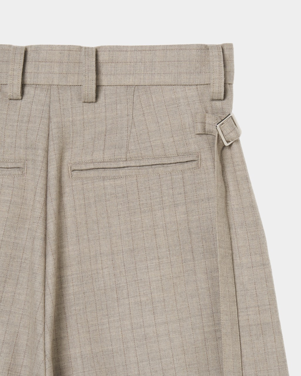 piercing stripe cross tack half pants Greige【Delivery in July 2026】