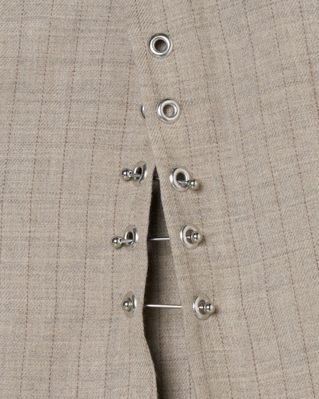 piercing stripe cross tack half pants Greige【Delivery in July 2026】