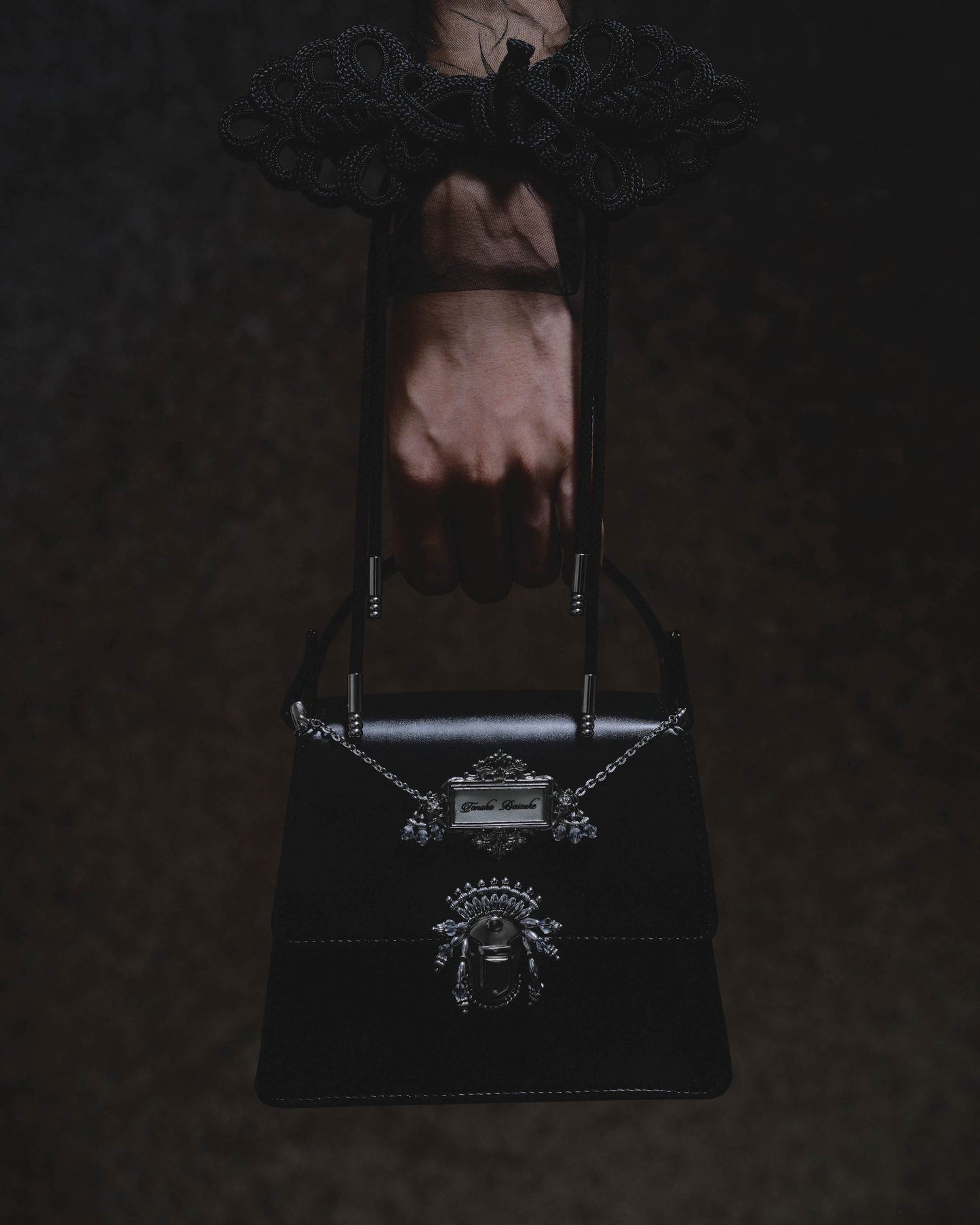 silver tag mini hand bag【Delivery in February 2024】