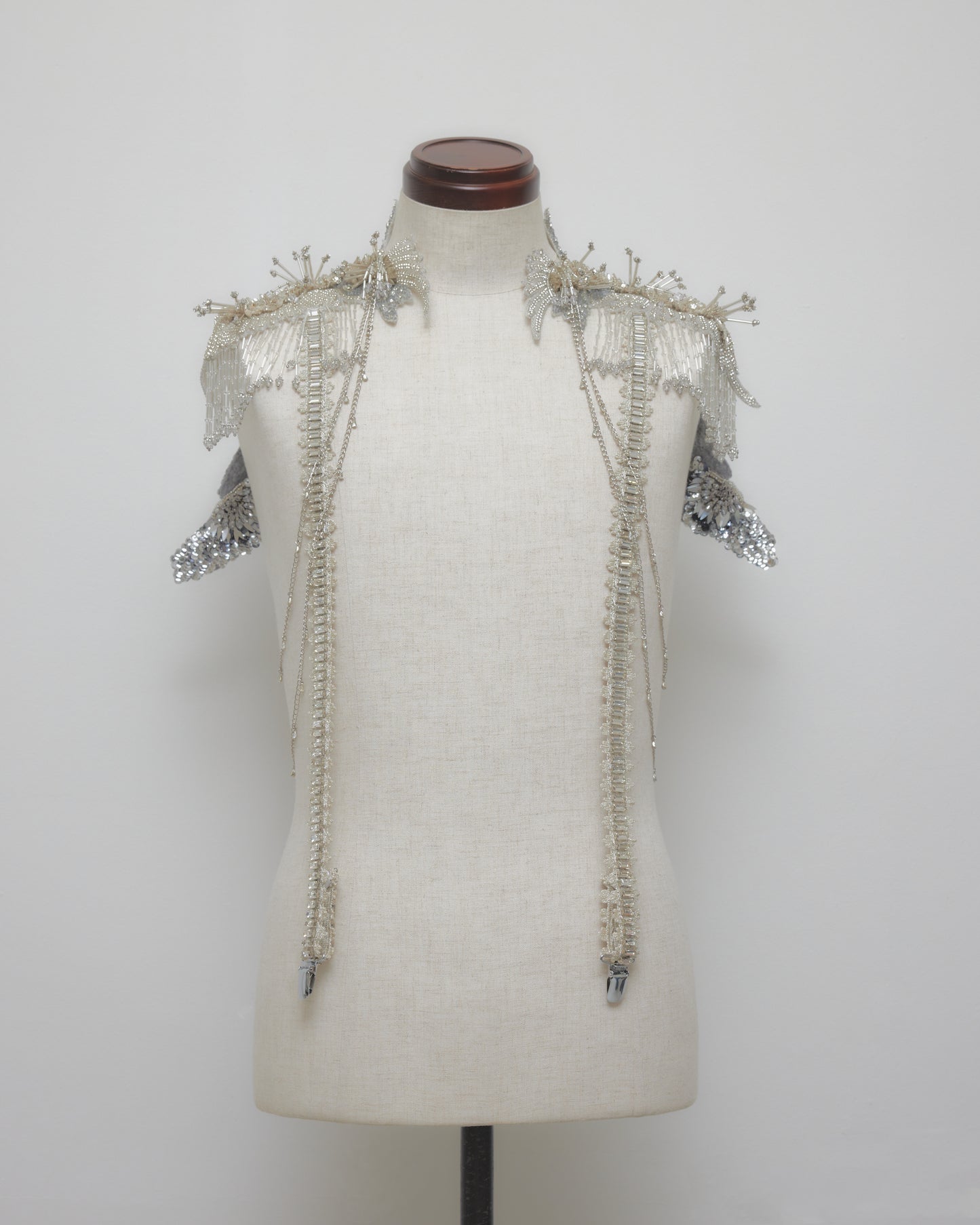 Wing bijou suspender【Delivery in March 2027】