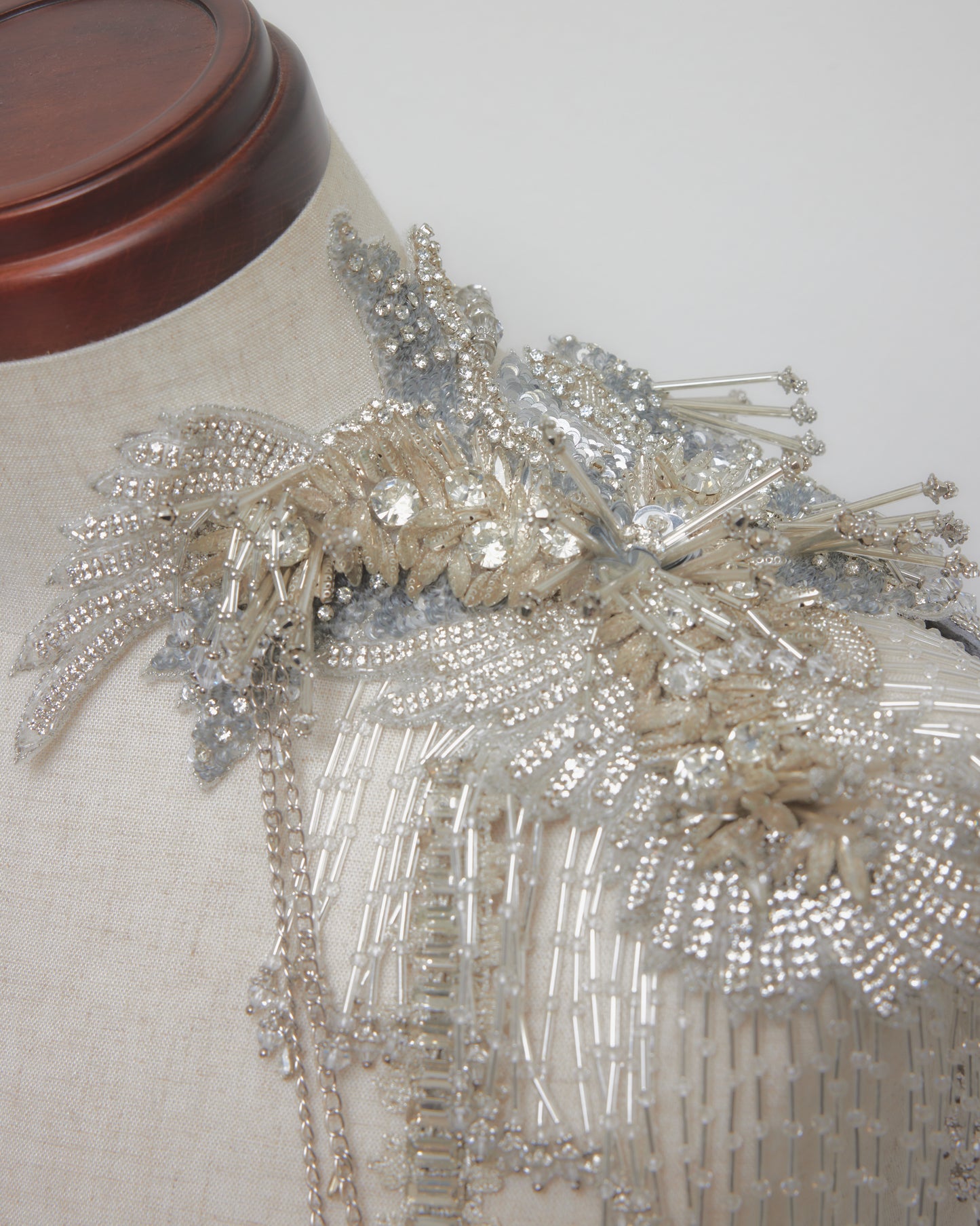 Wing bijou suspender【Delivery in March 2027】