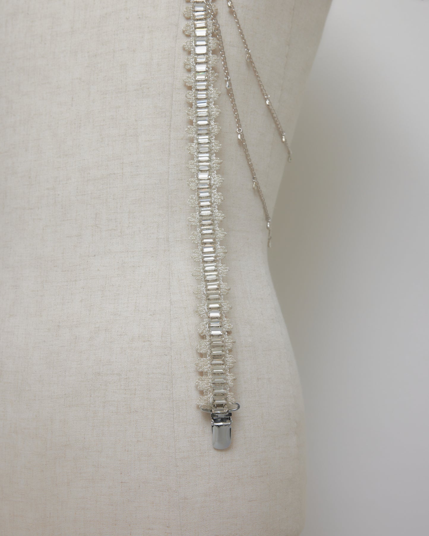Wing bijou suspender【Delivery in March 2027】