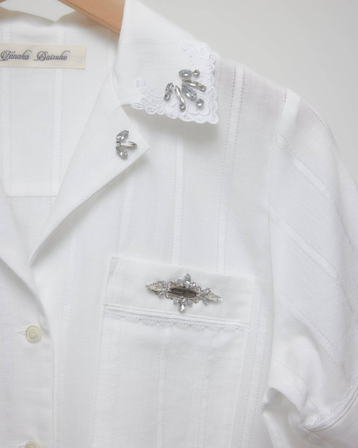Lace bijou open collar shirt White【Delivery in March 2027】