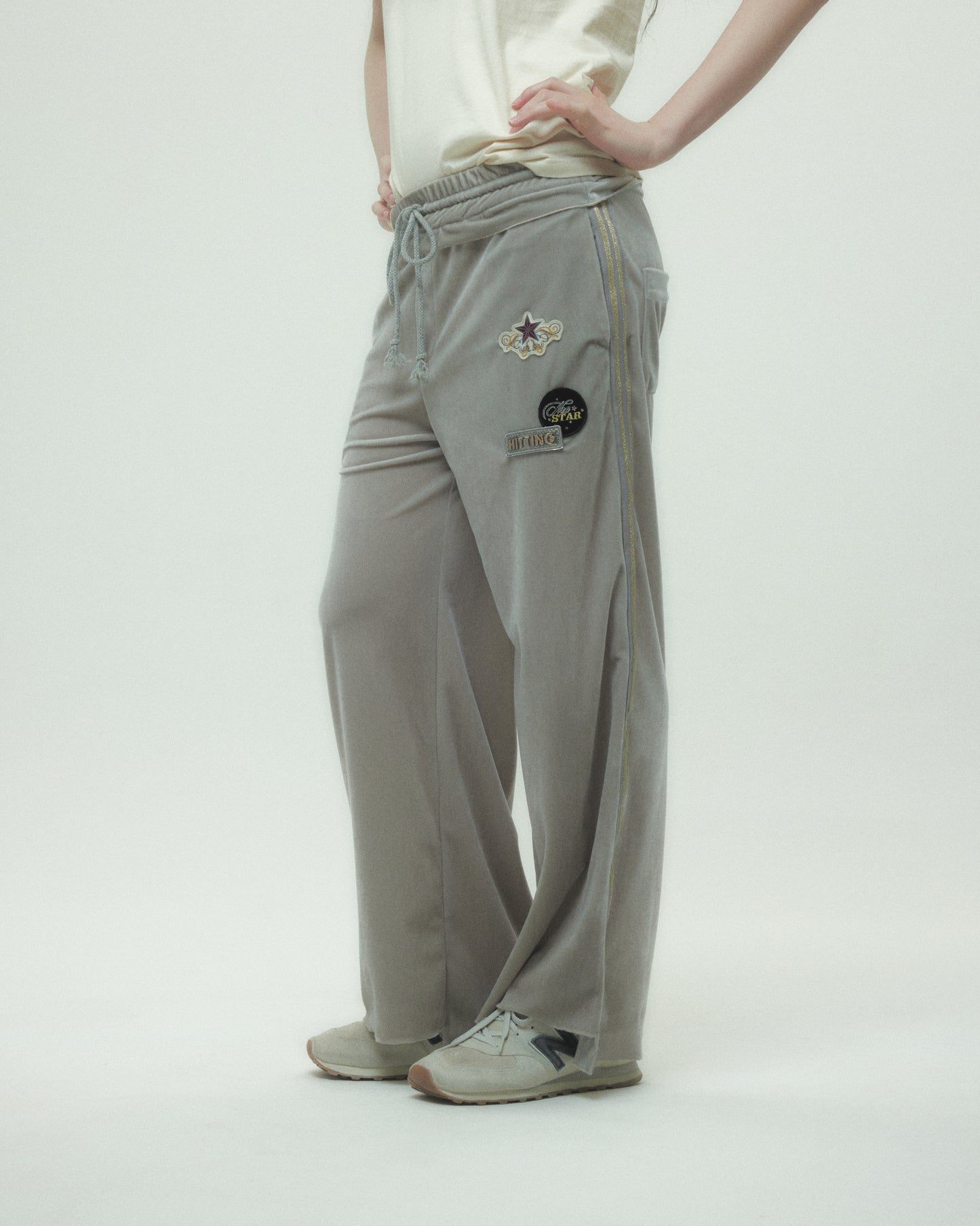 Hitting the star velour pants Gray【Delivery in September 2026】