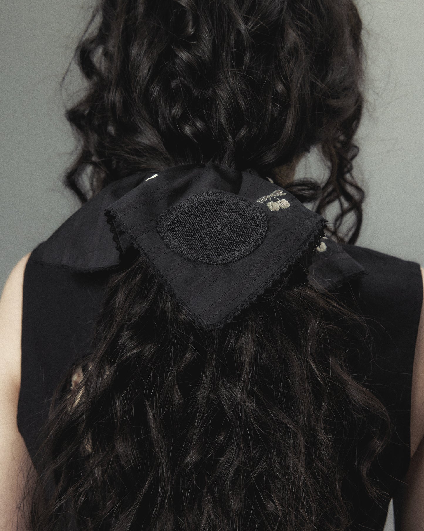 cherry embroidery chou chou Black × Off White【Delivery in September 2026】