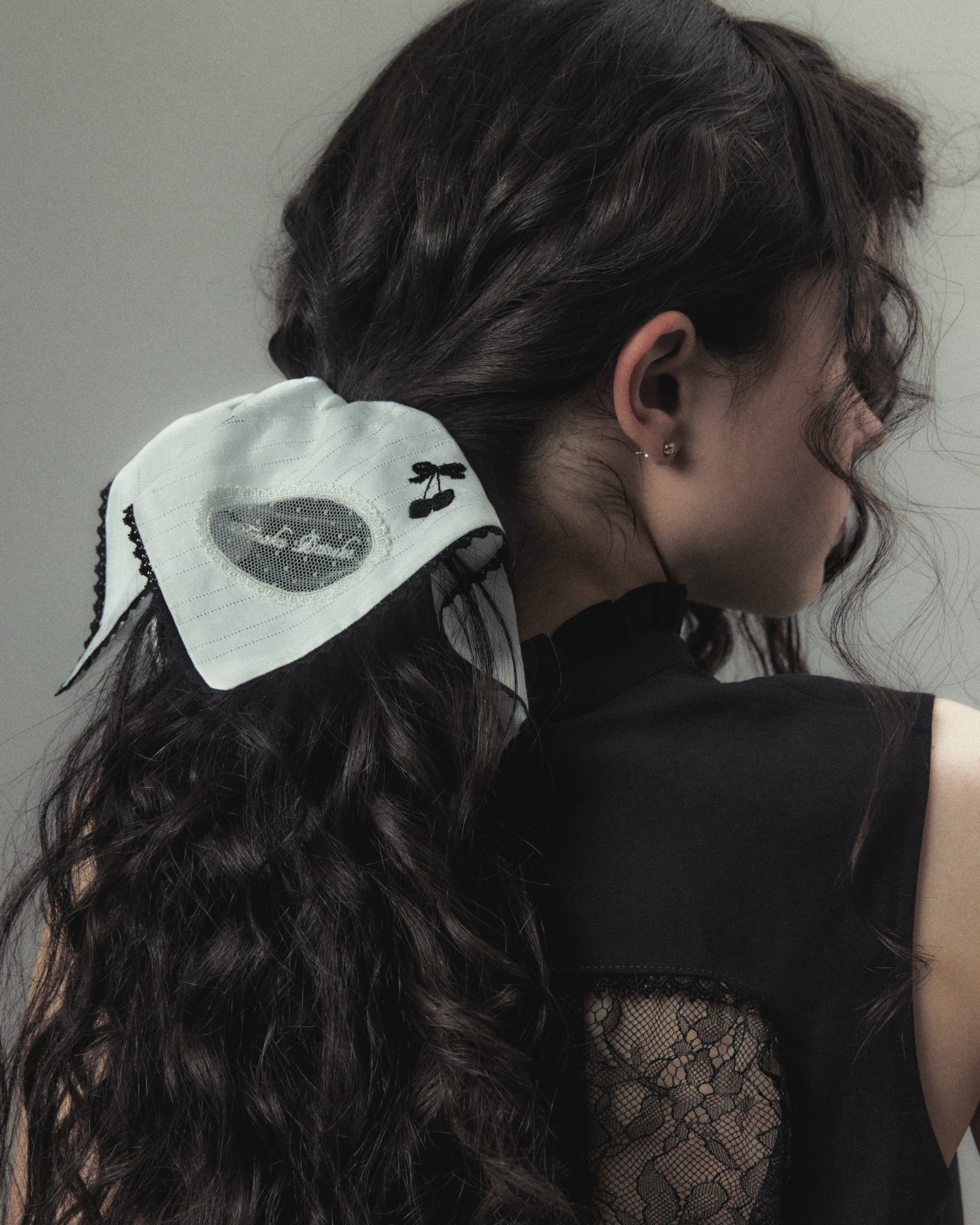 cherry embroidery chou chou White × Black【Delivery in September 2026】