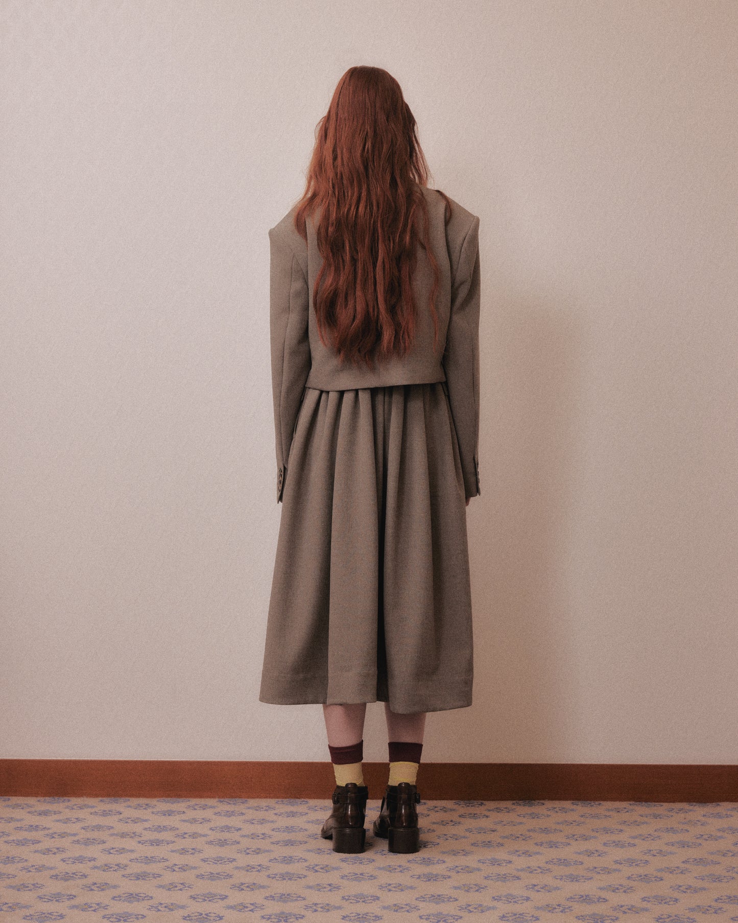 Stripe lining cropped jacket Greige【Delivery in January 2027】