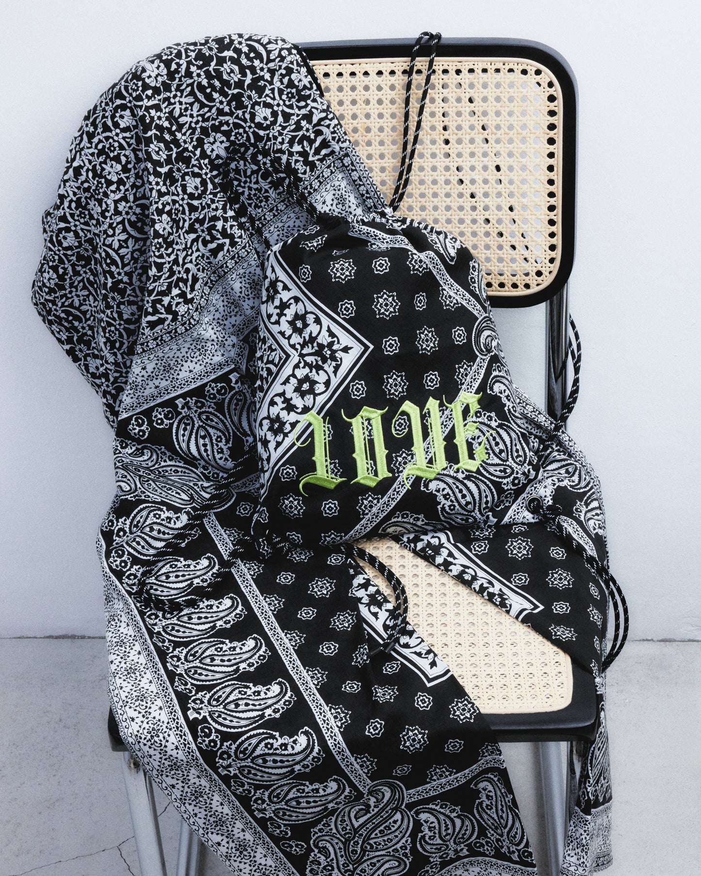 black bandana LOVE drawstring backpack【stock】