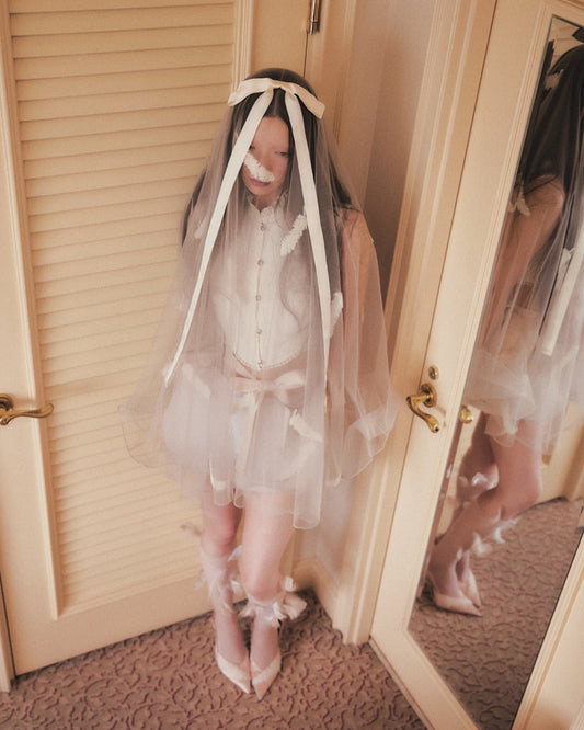 back lace curtain no sleeve blouse Off white【Delivery in February 2026】