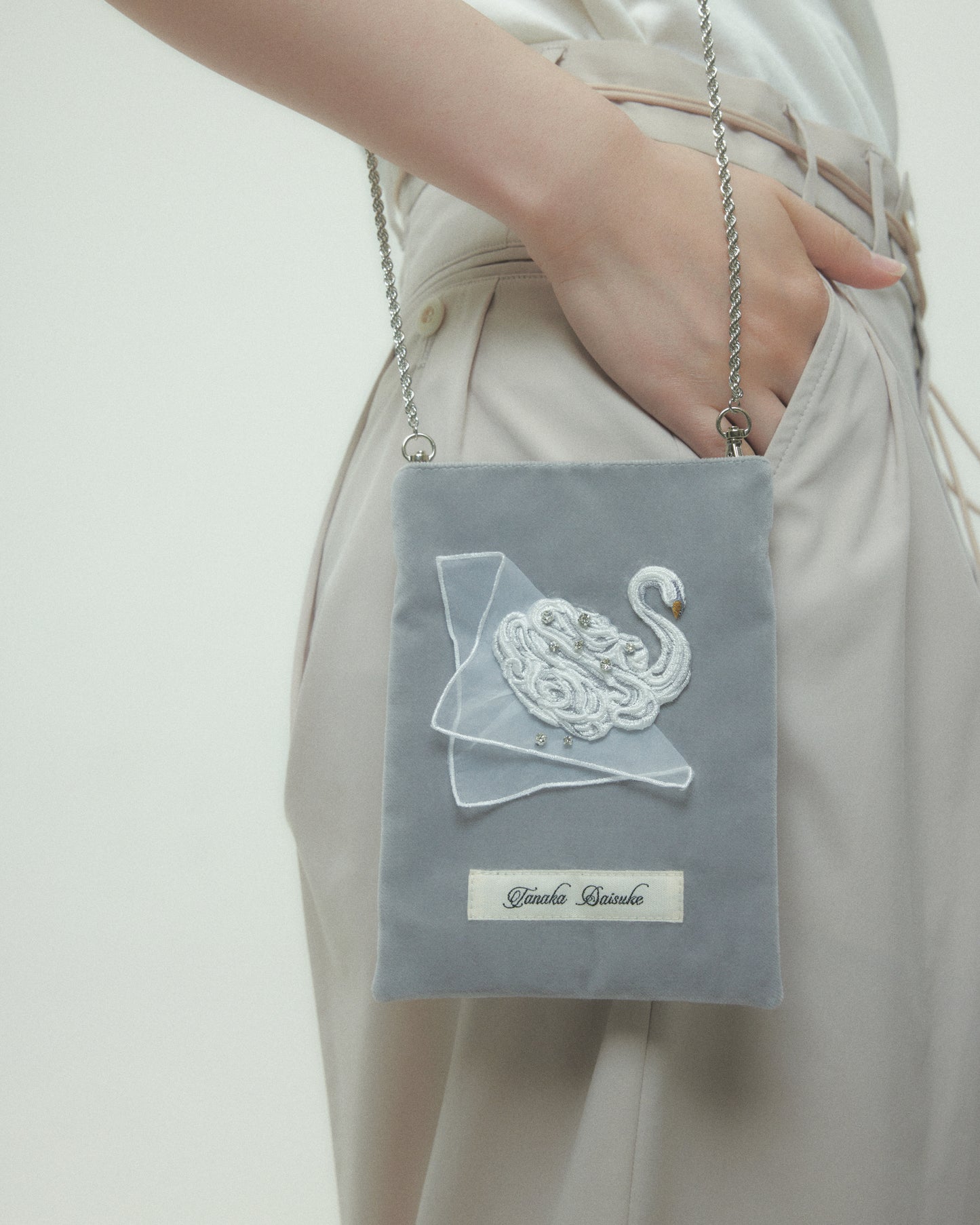 Meringue swan sacoche Black【Delivery in September 2026】