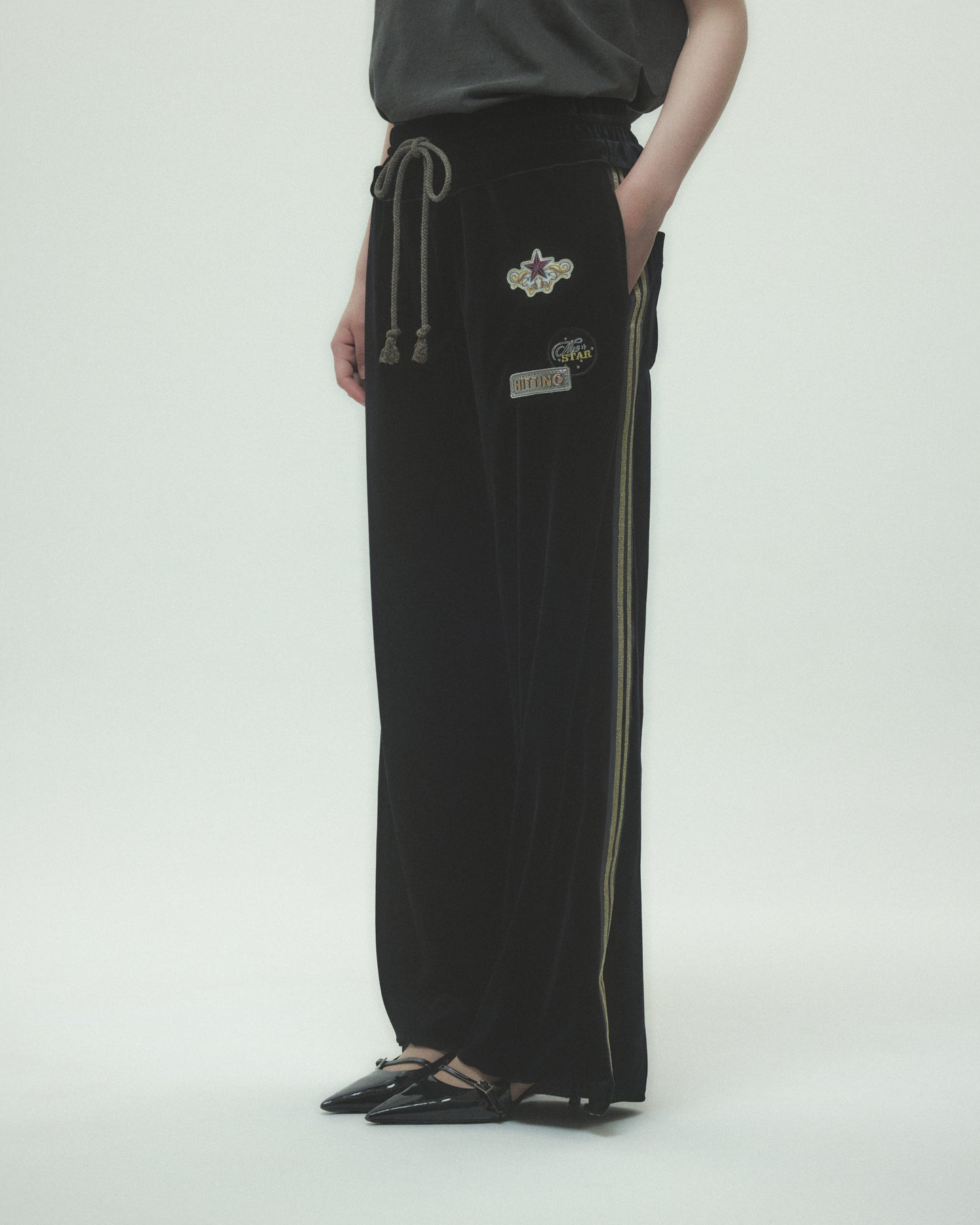 Hitting the star velour pants Black【Delivery in September 2026】