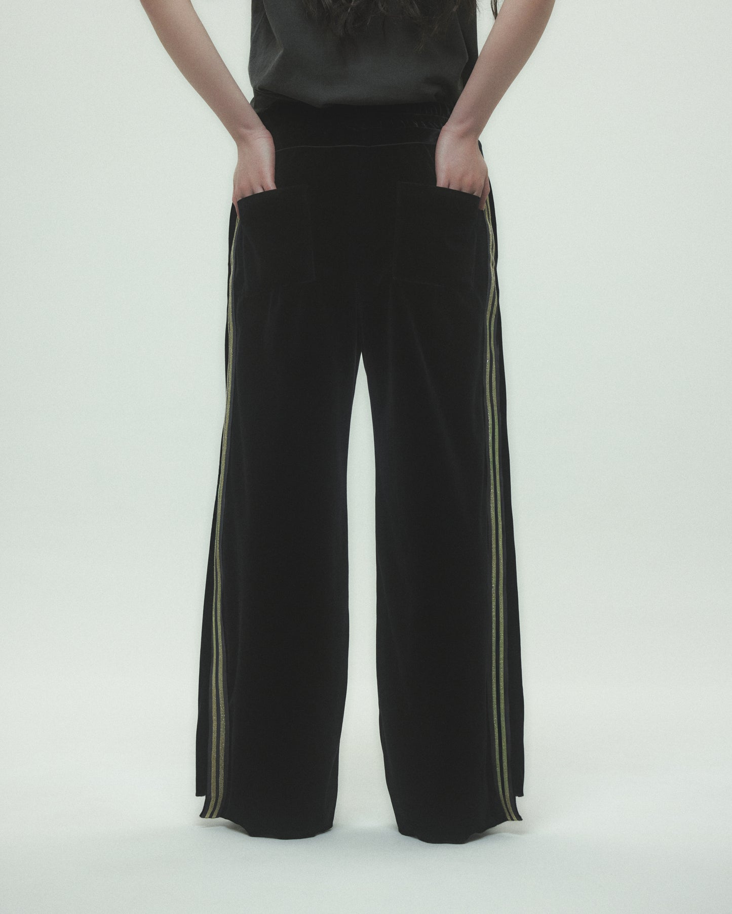 Hitting the star velour pants Black【Delivery in September 2026】