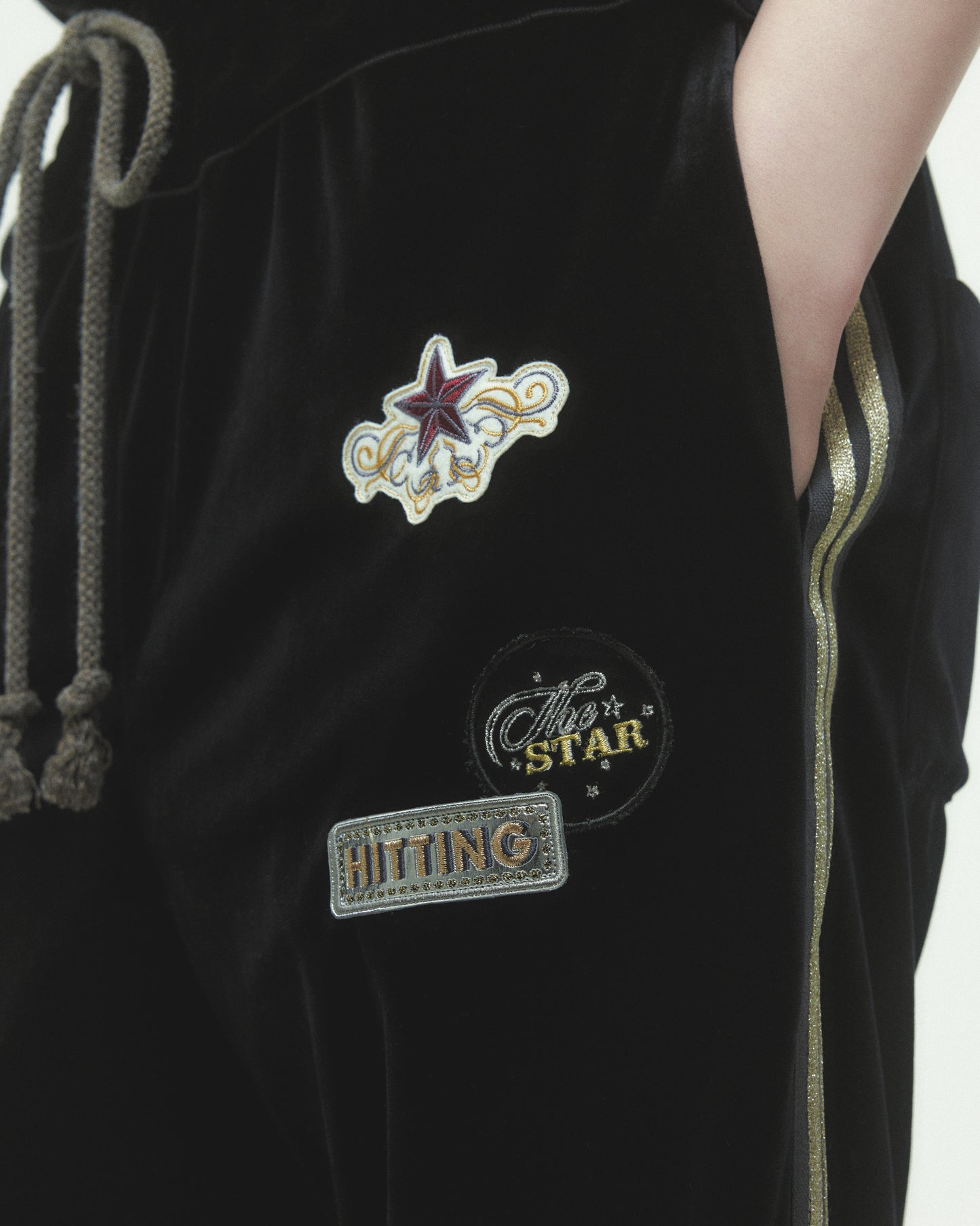 Hitting the star velour pants Black【Delivery in September 2026】