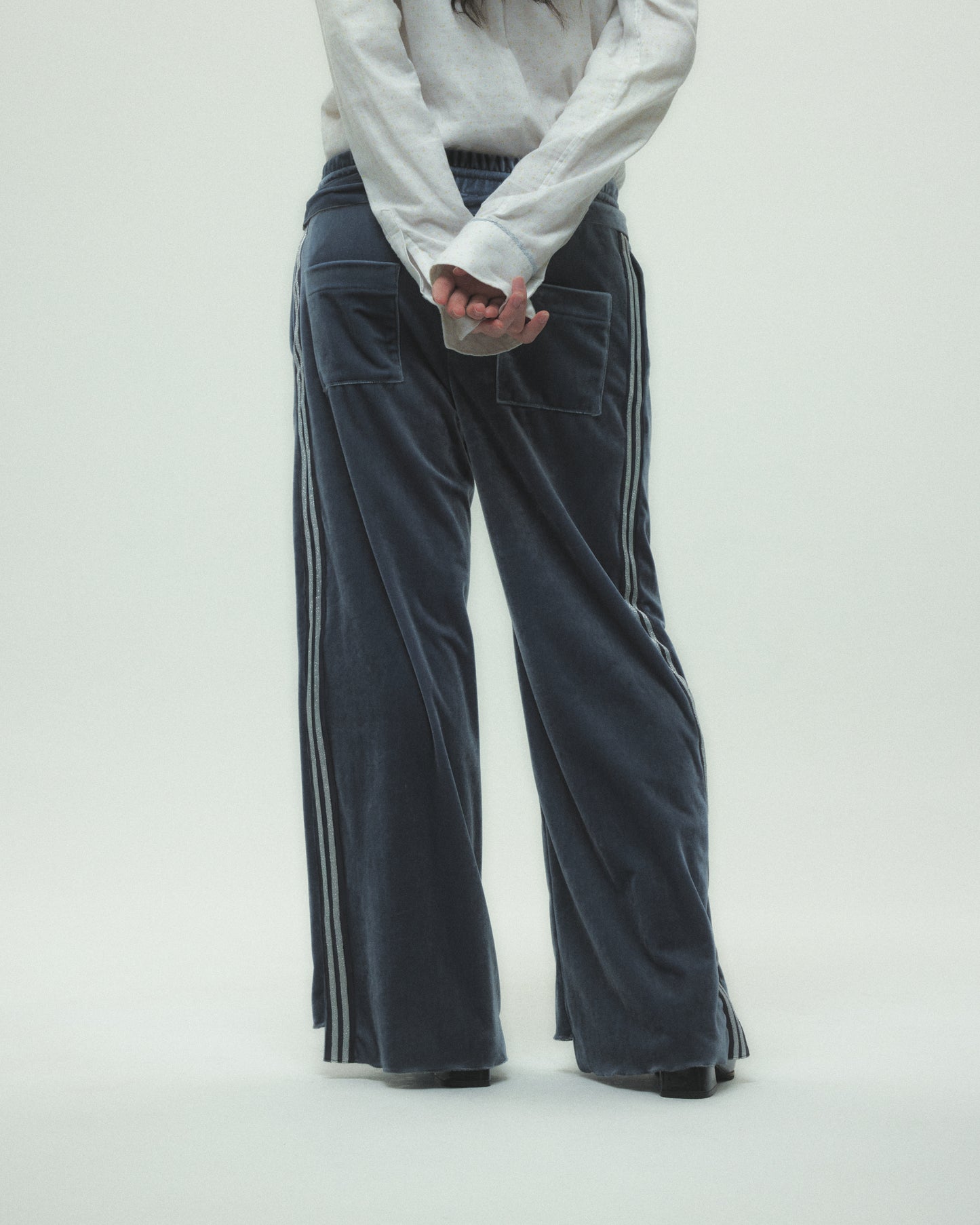 Hitting the star velour pants Blue【Delivery in September 2026】