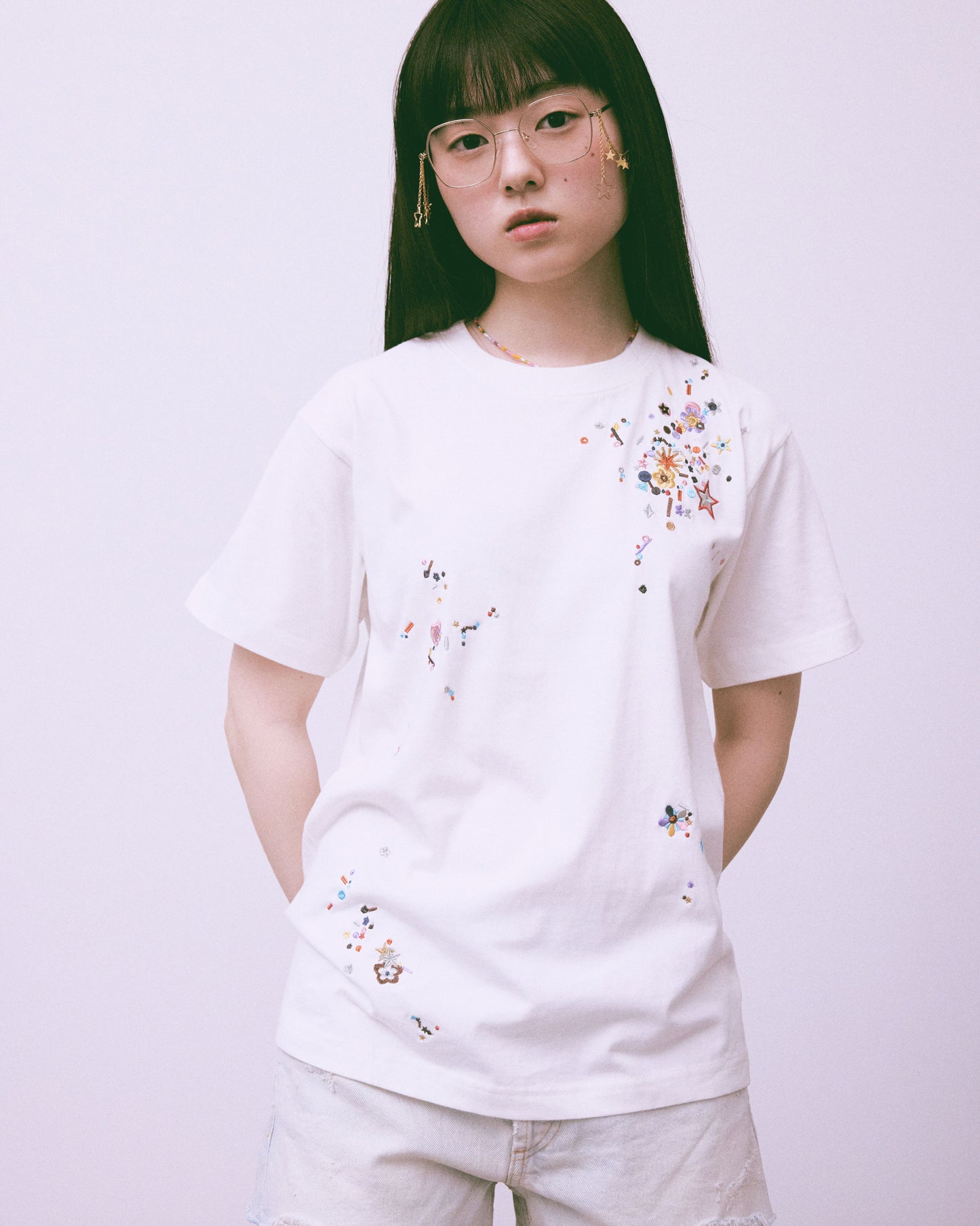 drawing childhood spangle T-shirt White【Delivery in July 2024】