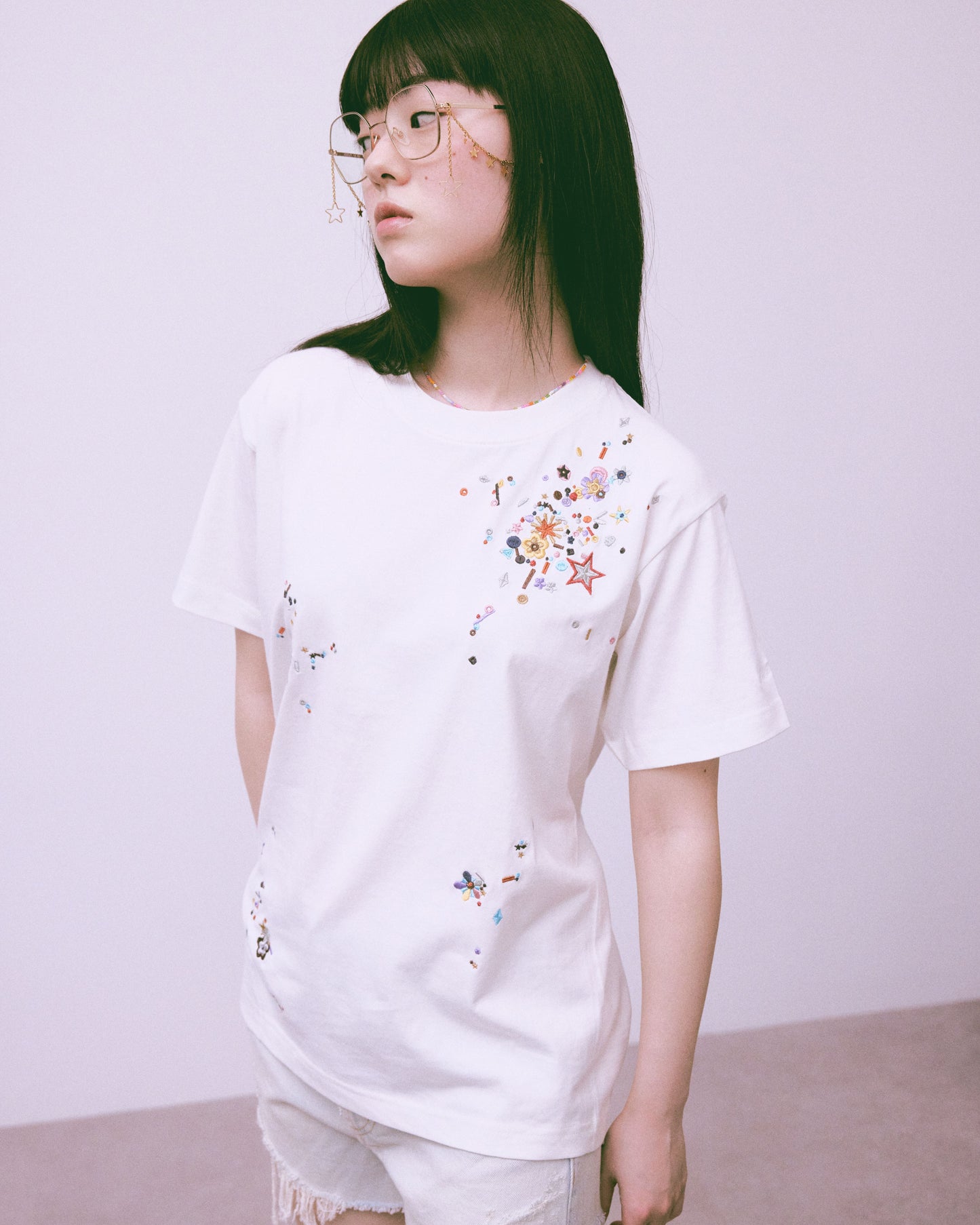 hearty childhood spangle T-shirt White【Delivery in July 2024】