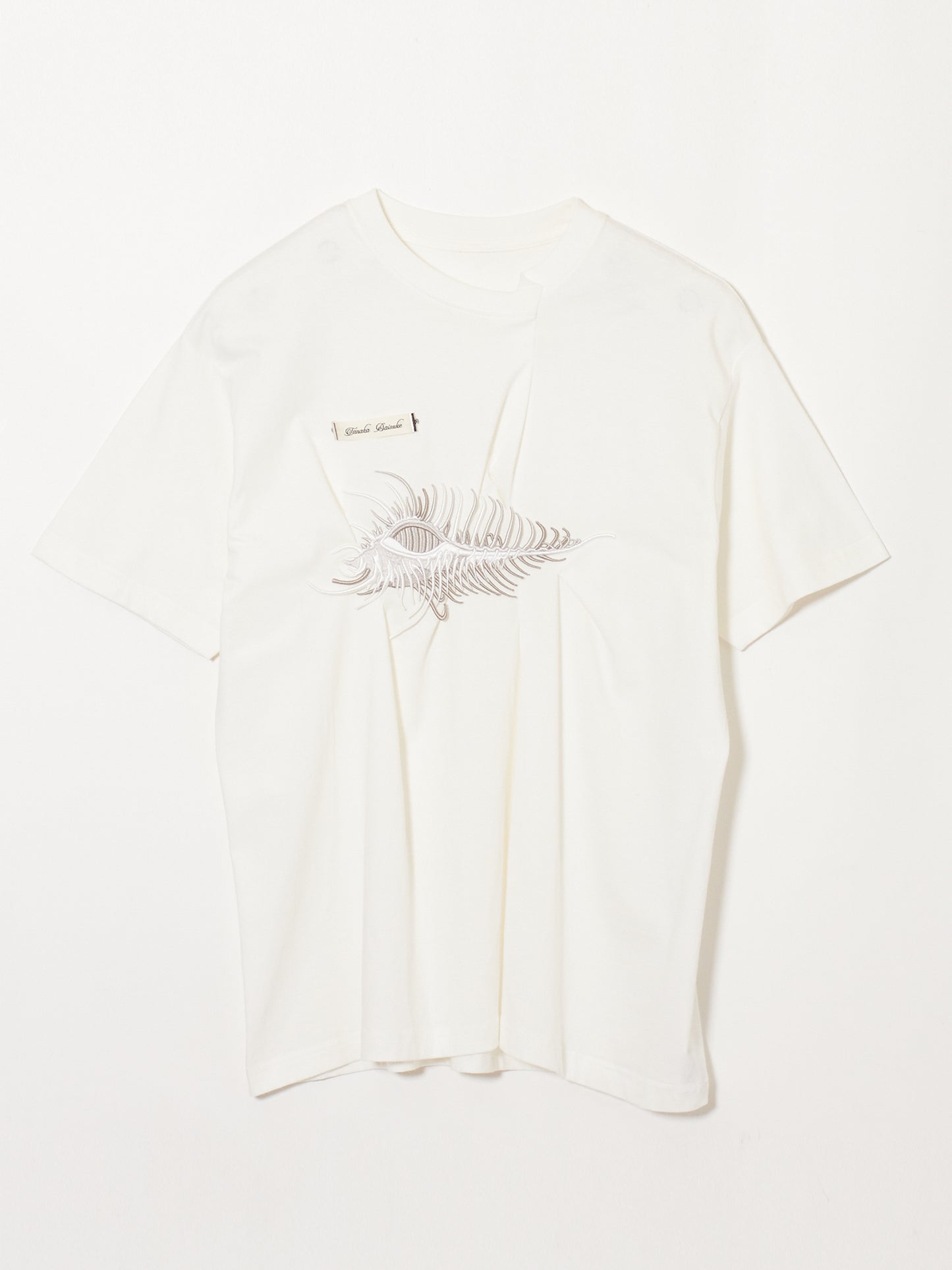 AKKIGAI on White T-shirt【Delivery in December 2023】