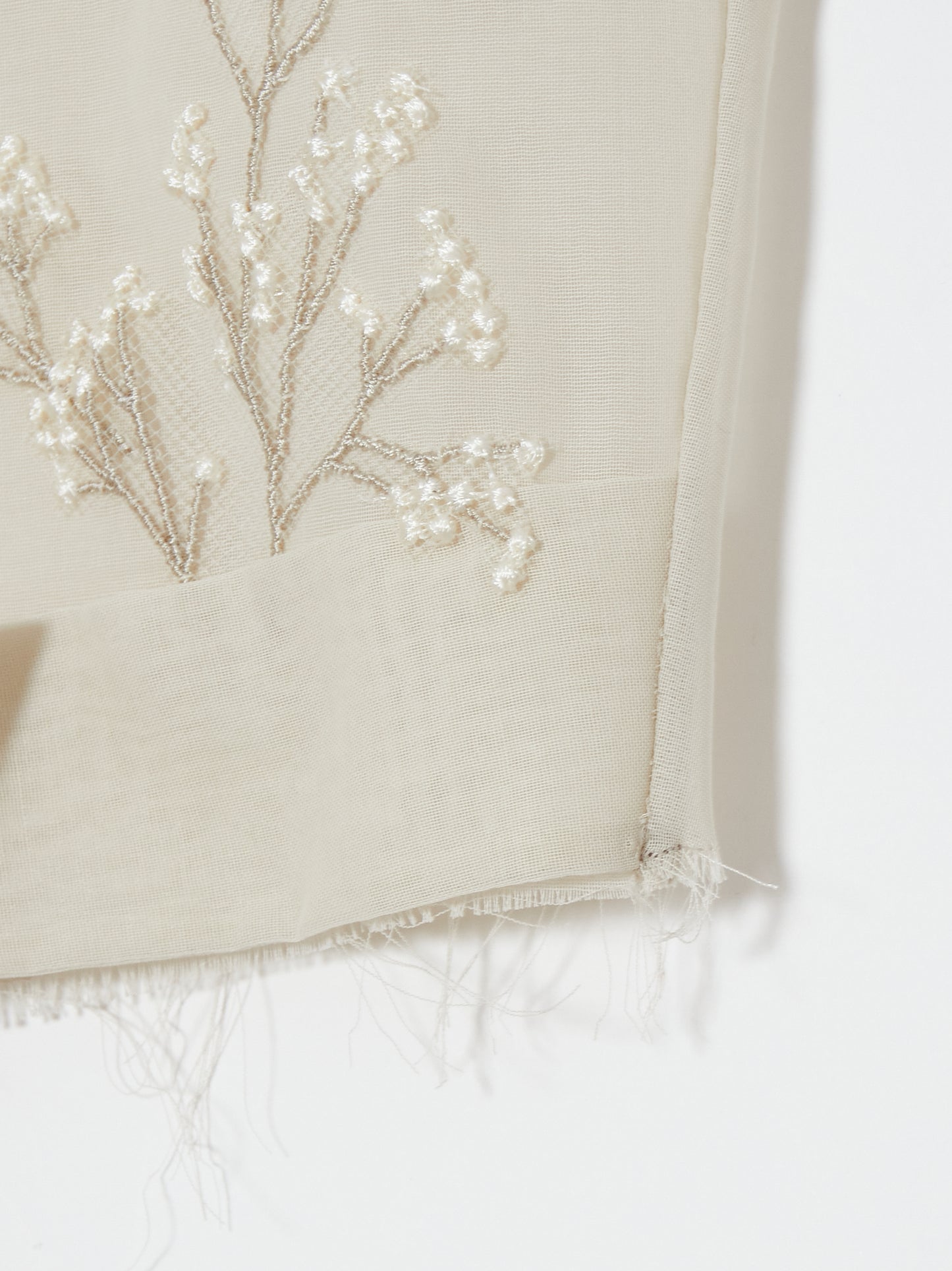 Gypsophila embroidery shear vest【Stock】