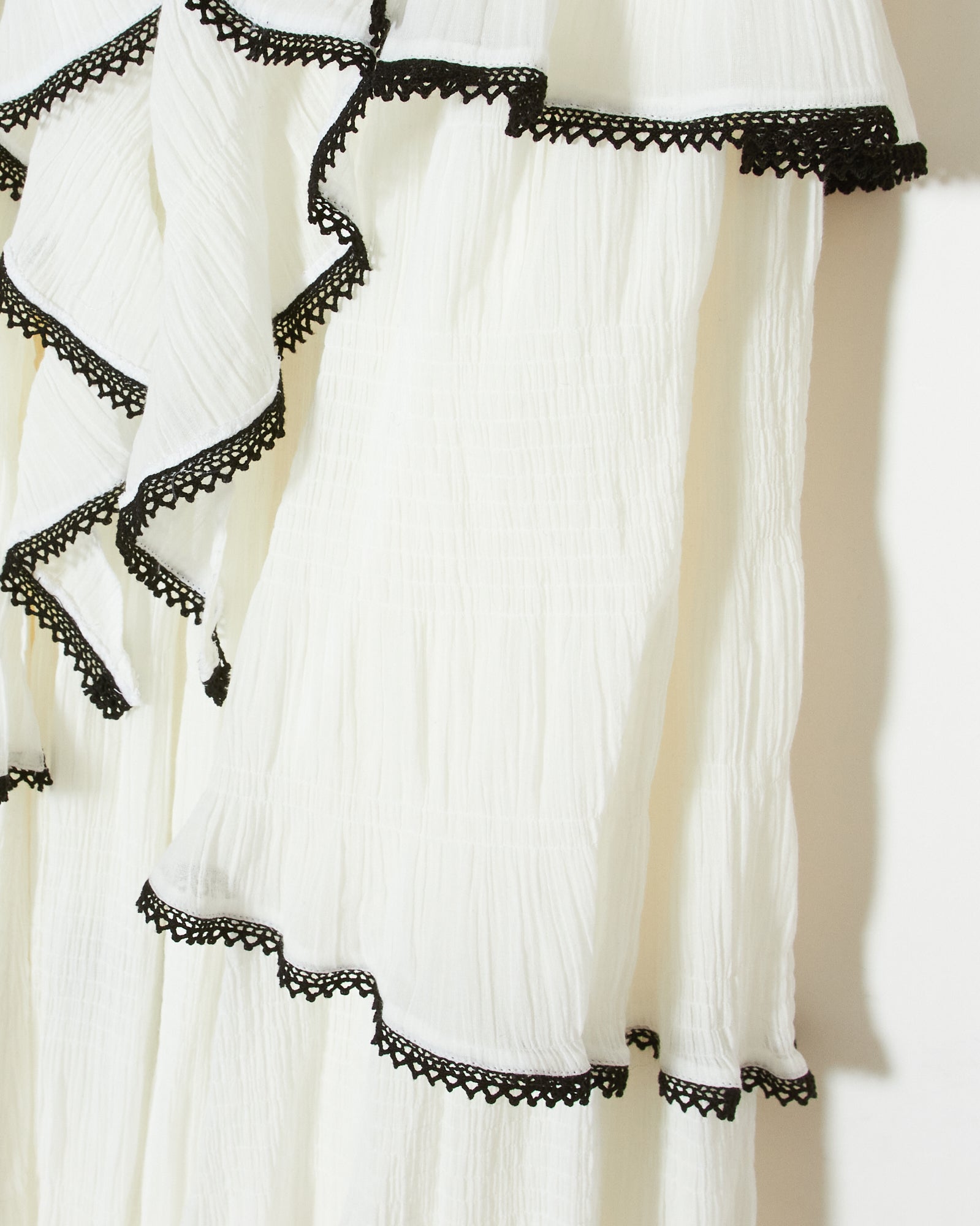 black lace white cami-dress【Delivery in August 2023】