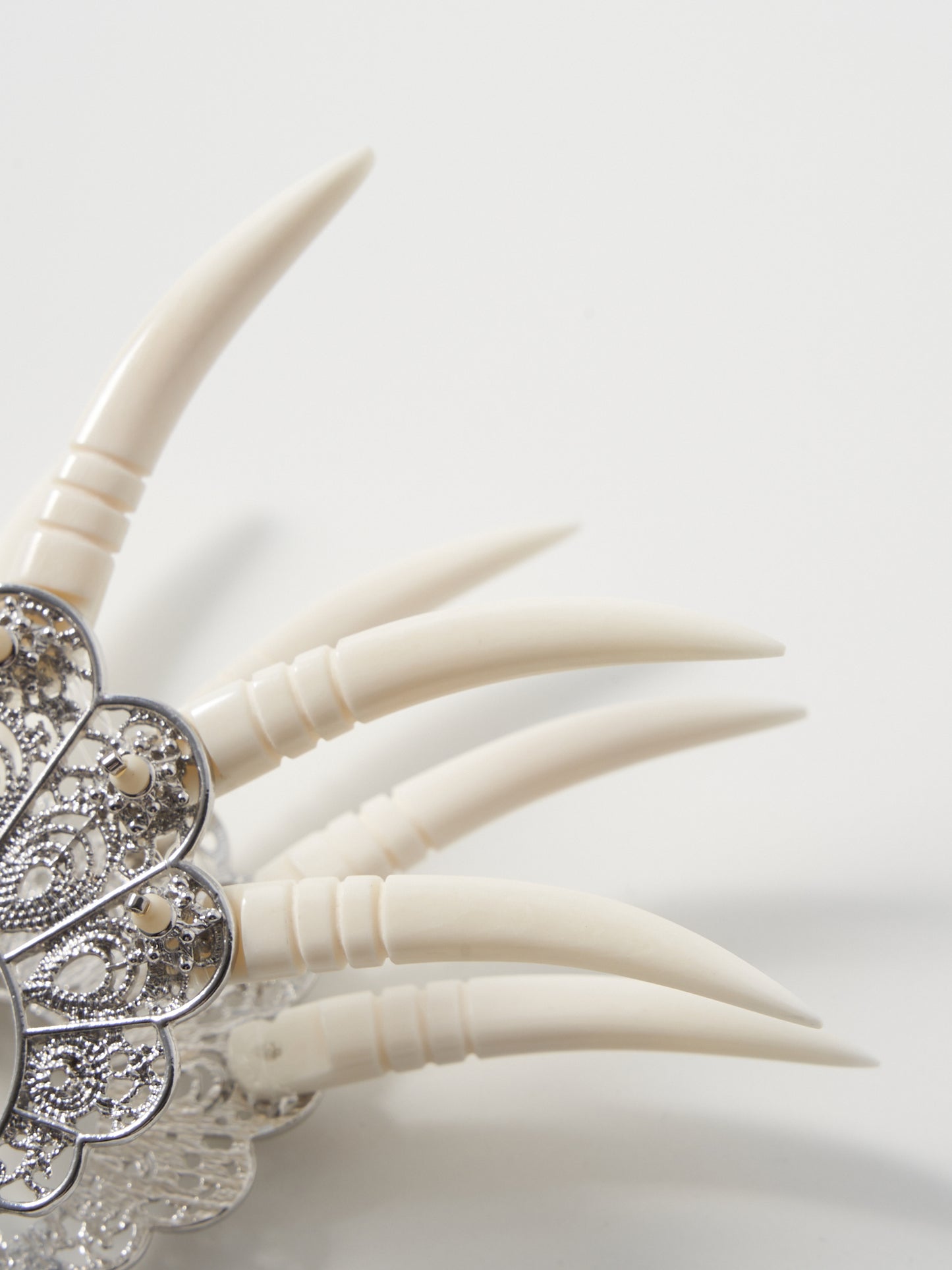 shell bone hair clip【Delivery in March 2023】