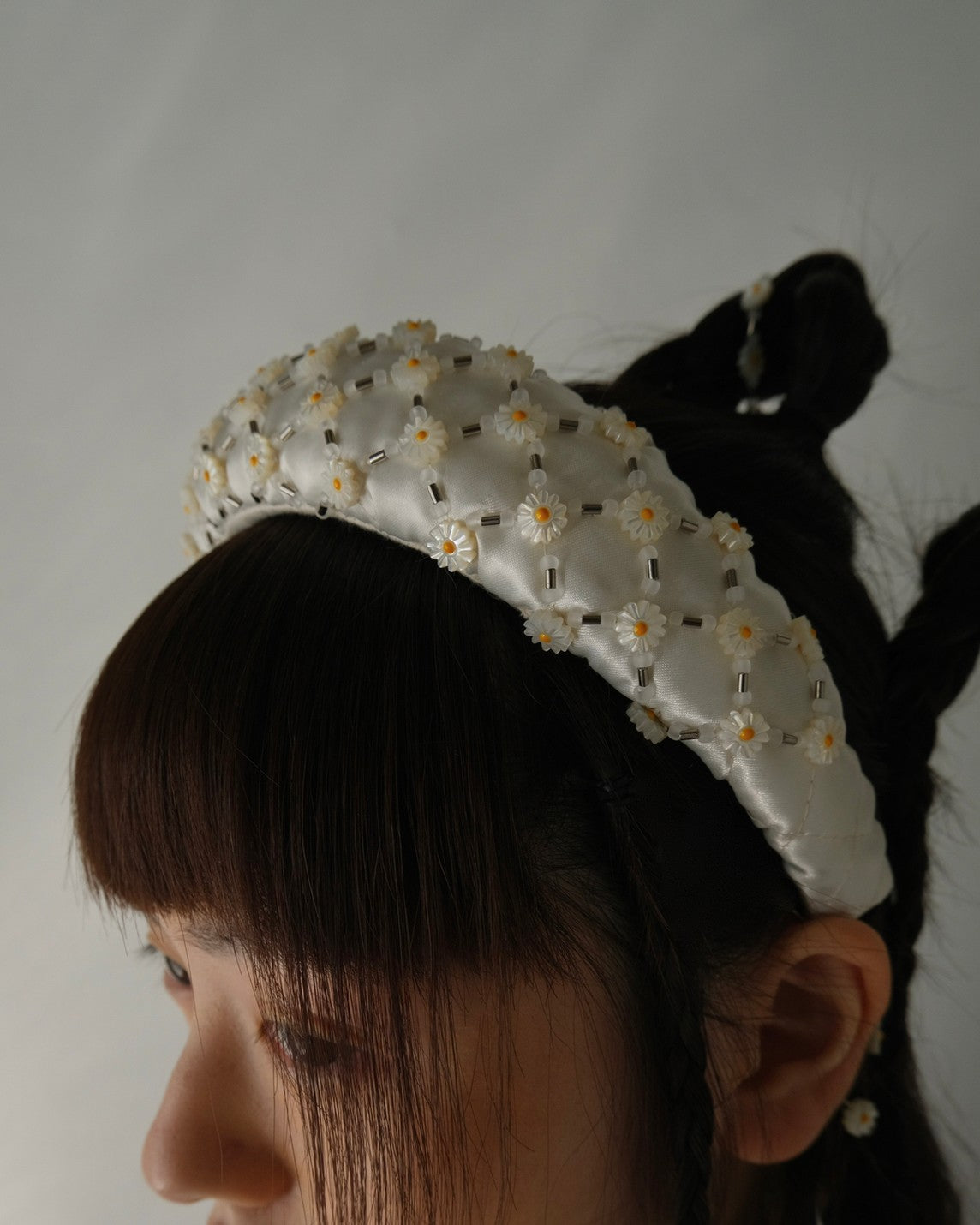 White pearl hair band tanakadaisuke-