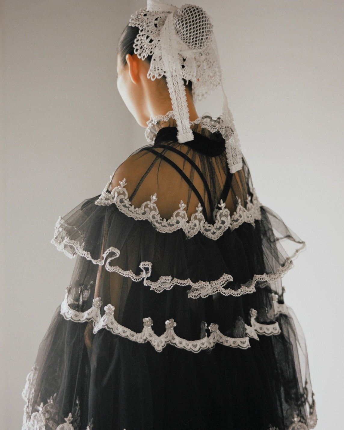 white lace black tulle cloak【Delivery in October 2023】